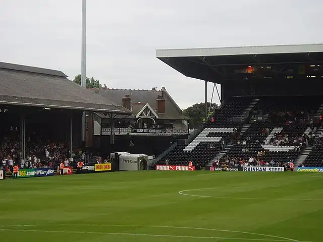 Beste Sitzplätze im Craven Cottage